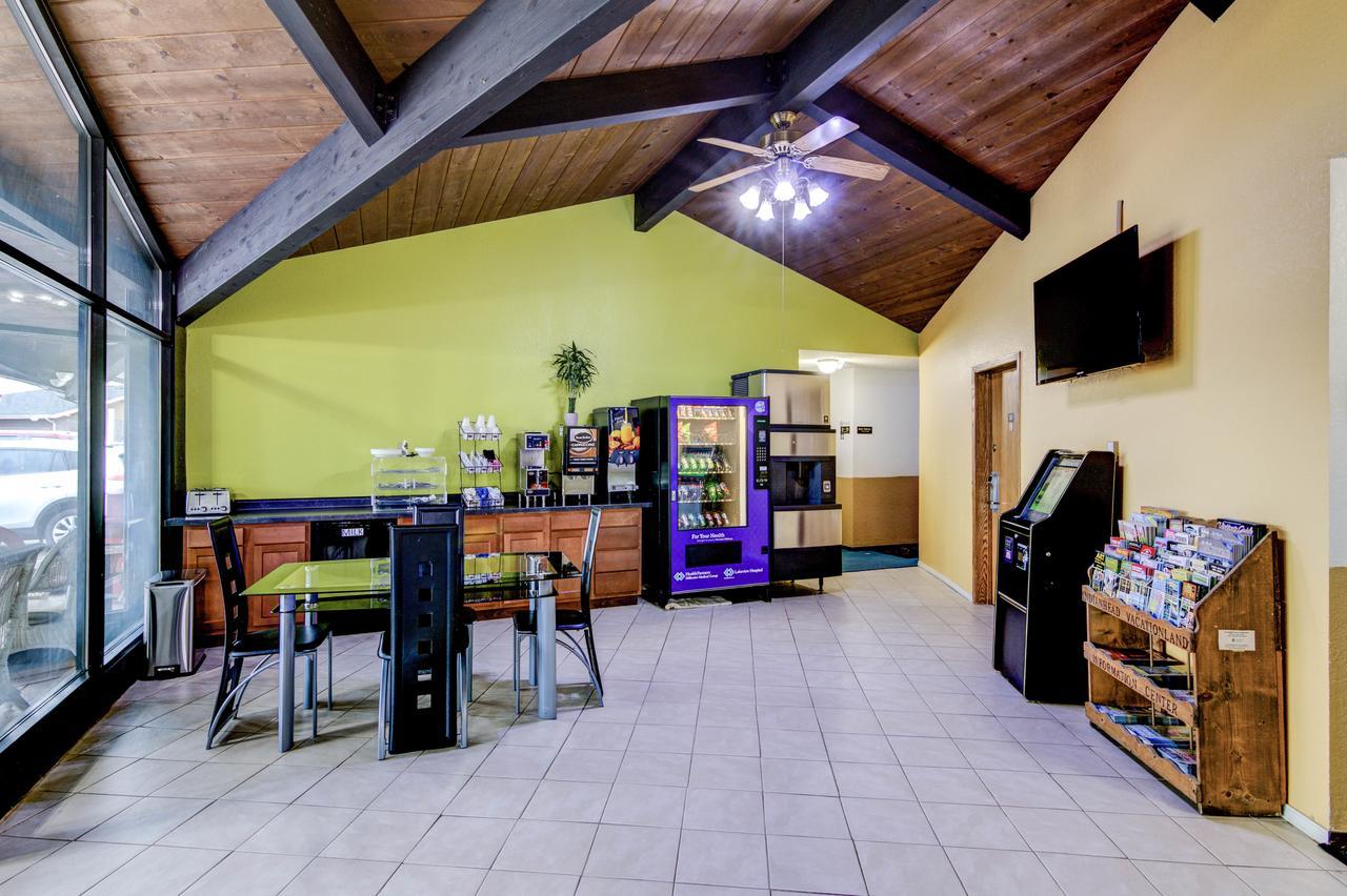 Bloomer Inn & Suites Extérieur photo