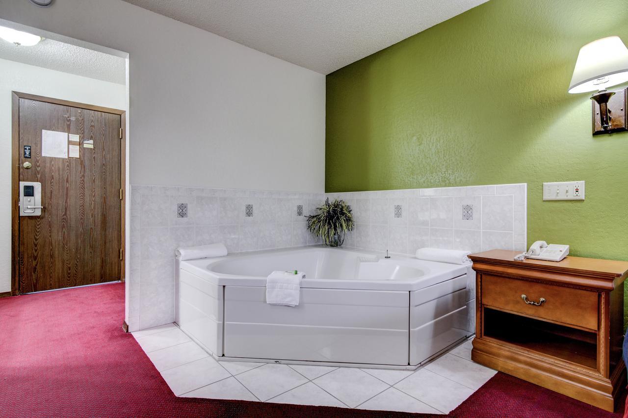 Bloomer Inn & Suites Extérieur photo