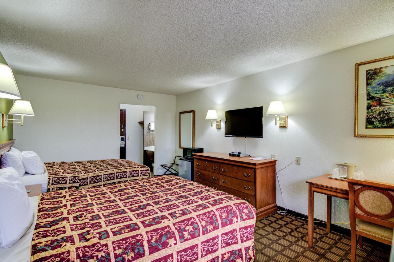 Bloomer Inn & Suites Extérieur photo