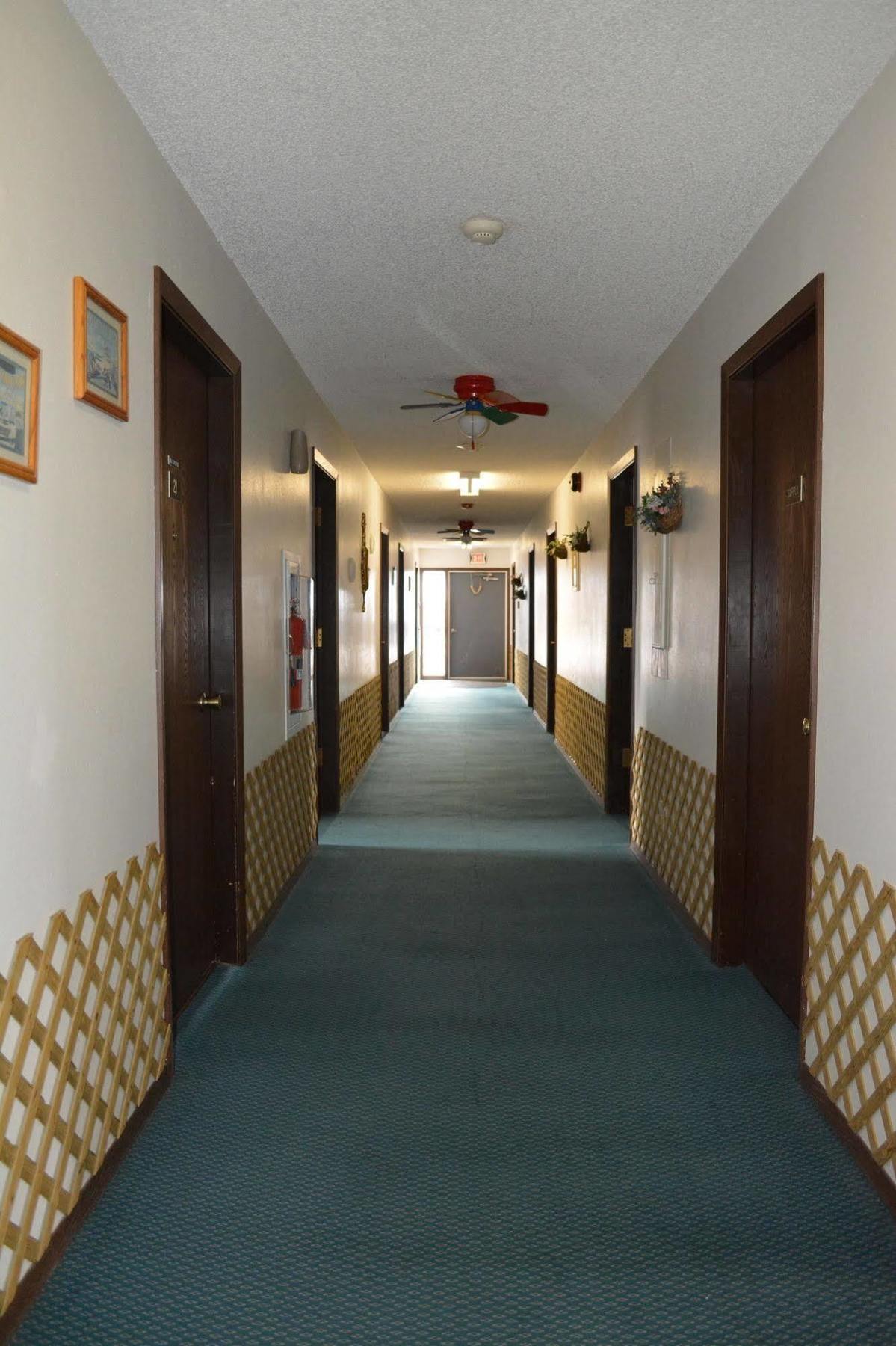 Bloomer Inn & Suites Extérieur photo