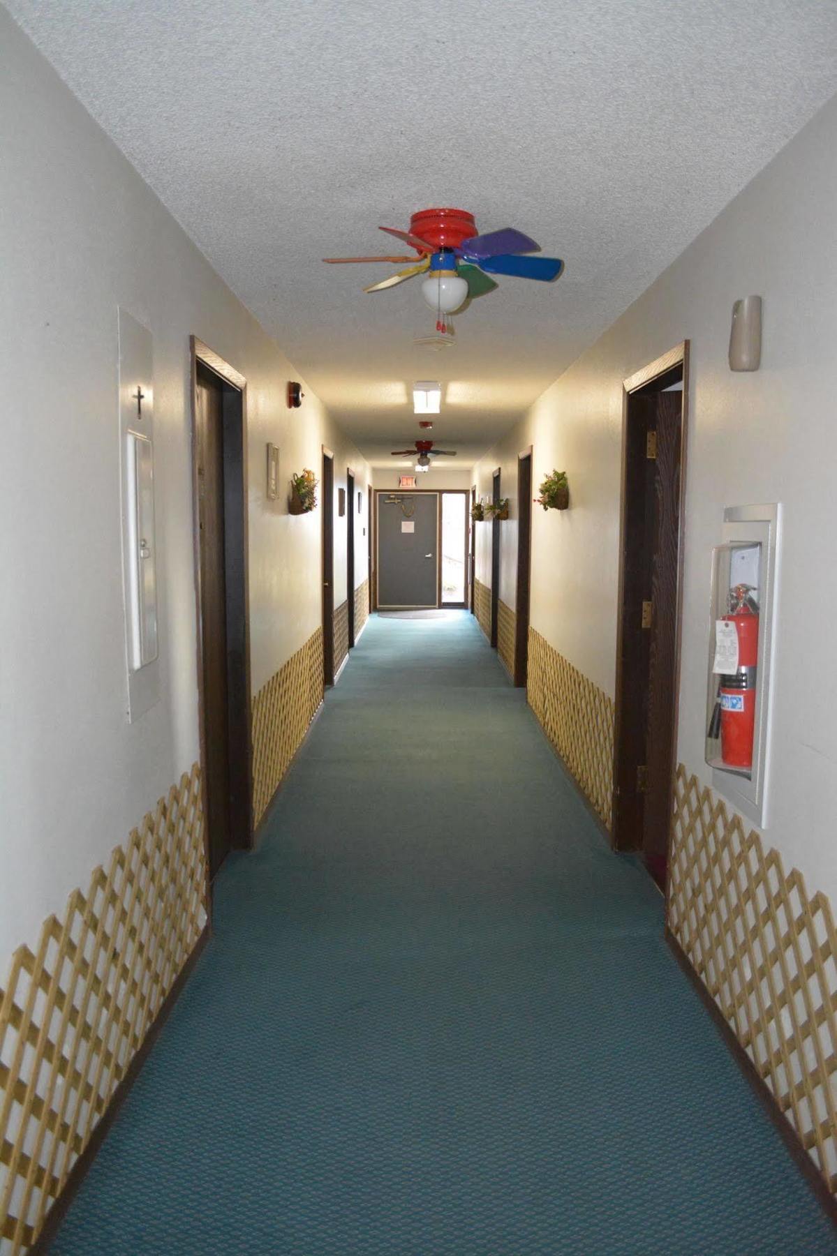 Bloomer Inn & Suites Extérieur photo
