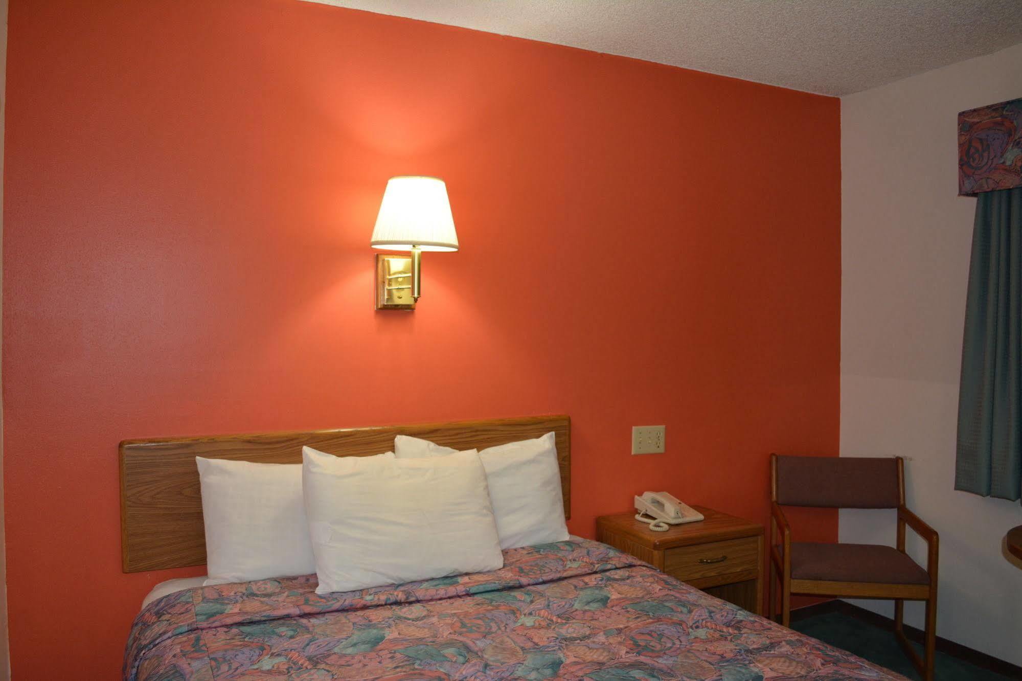 Bloomer Inn & Suites Extérieur photo