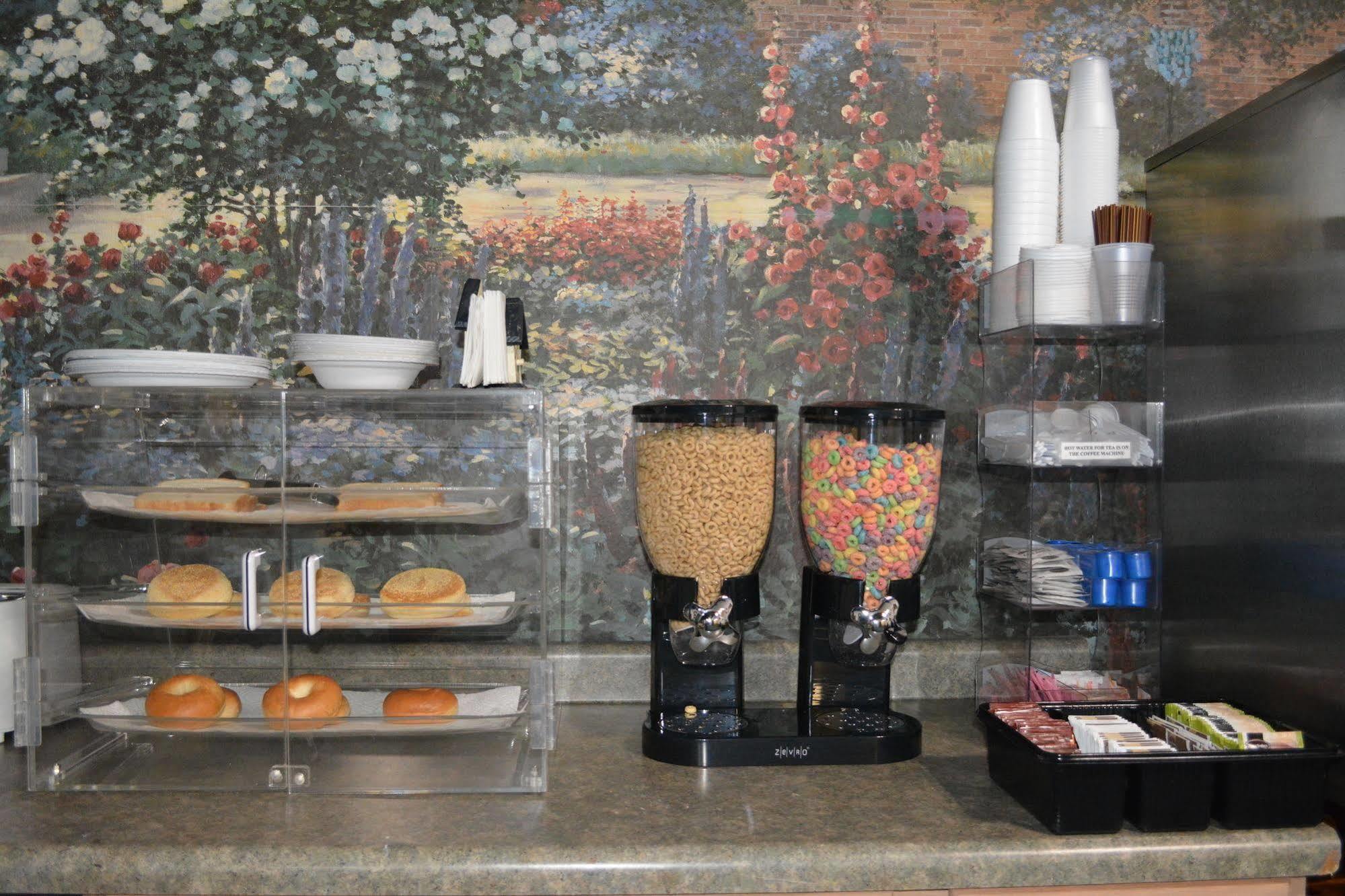 Bloomer Inn & Suites Extérieur photo